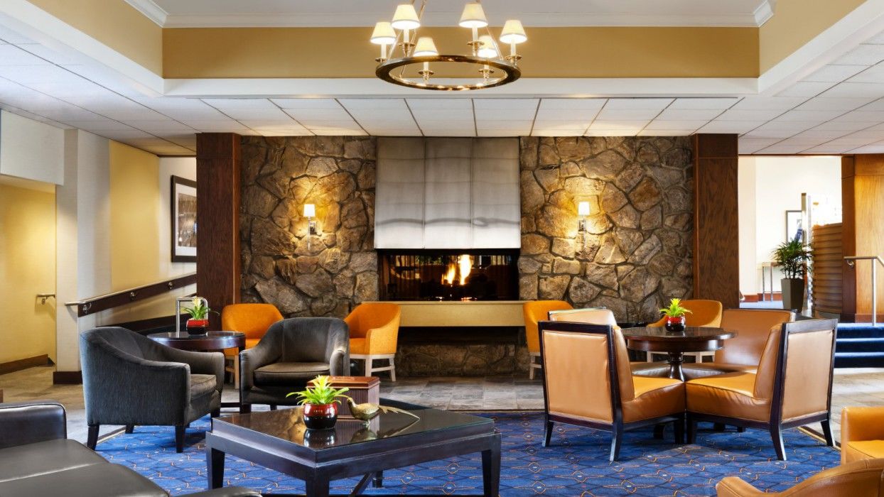 Sheraton Milwaukee Brookfield Exterior photo